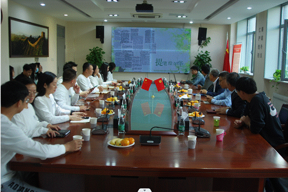 座谈会由学科与研究生处党总支书记冯海