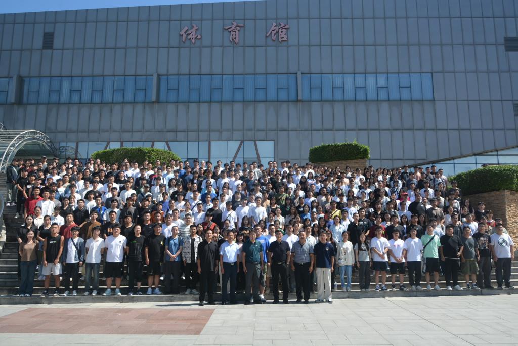 联合亚冠游戏APP官方正版书记赵峰华